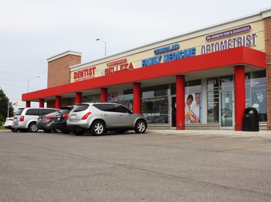 Charolais Plaza, Brampton